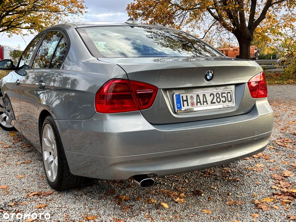 BMW Seria 3 320i - 24