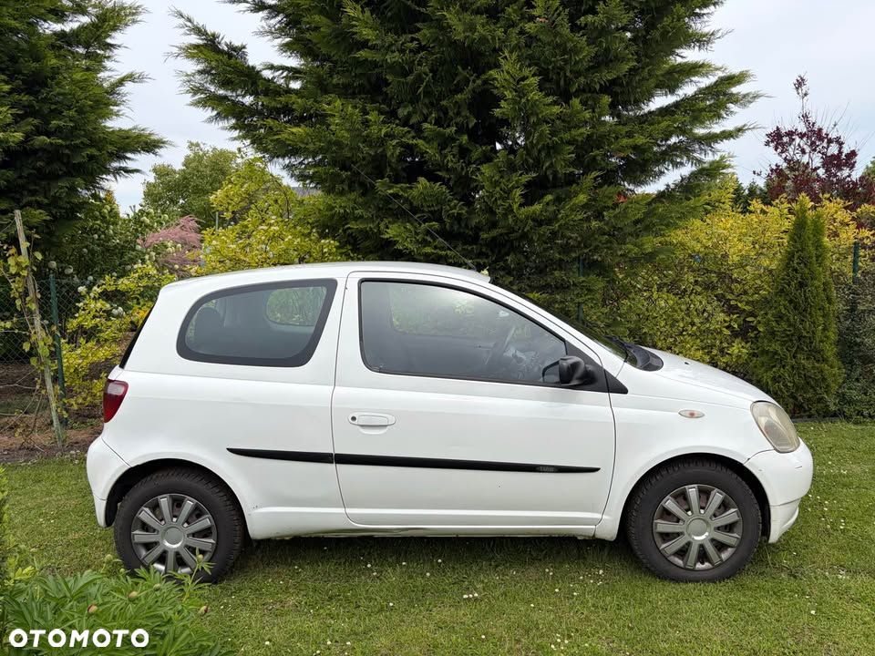 Toyota Yaris 1.0 Base - 4