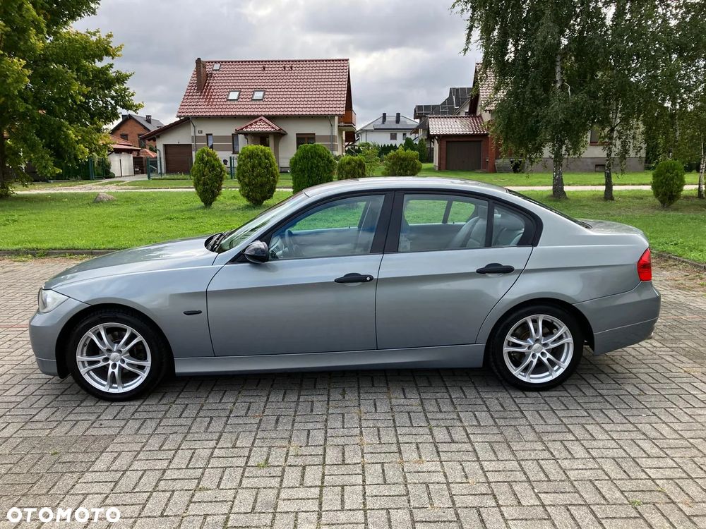 BMW Seria 3 320i - 4