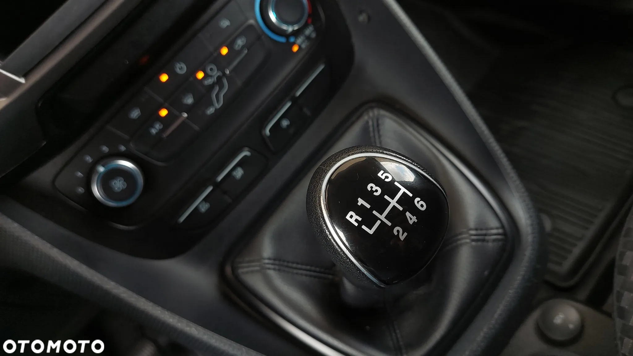 Ford CONNECT - 29