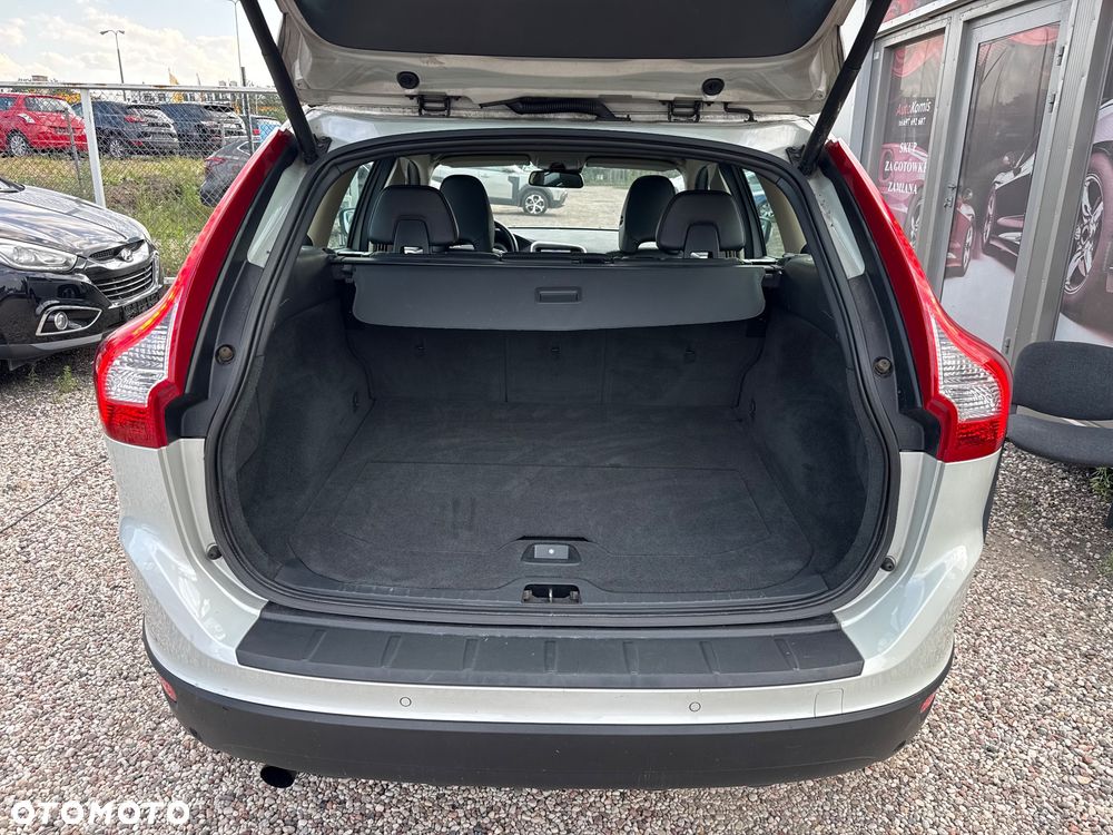 Volvo XC 60 D4 Momentum - 16