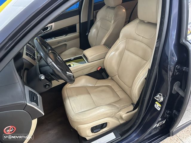 Jaguar XF Sportbrake 3.0 D V6 Premium Luxury - 10