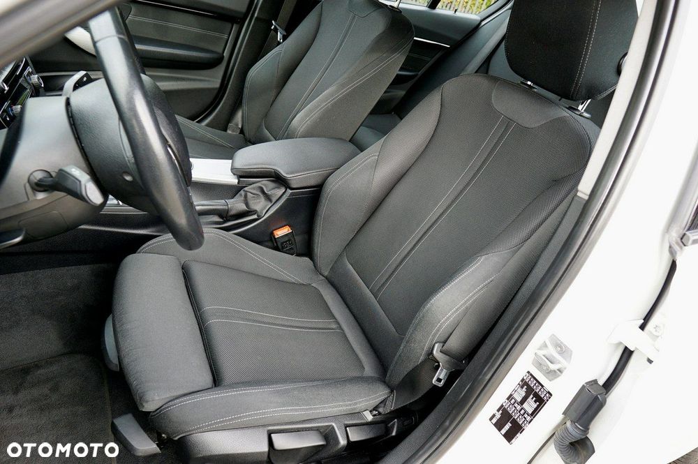 BMW Seria 3 318i Sport Line - 13