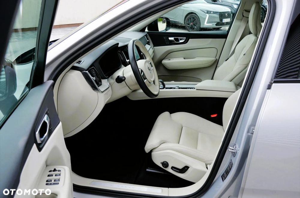 Volvo XC 60 B4 D Geartronic RDesign - 17