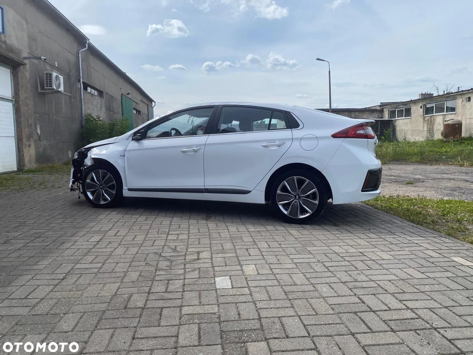 Hyundai IONIQ Hybrid 1.6 GDI - 1