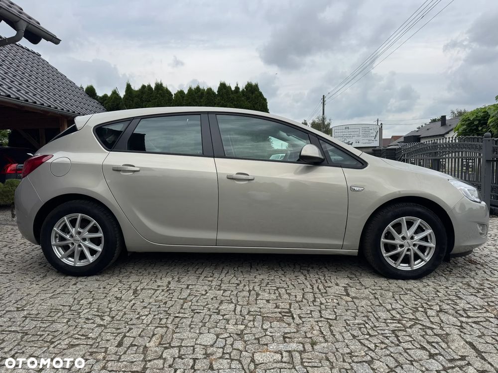 Opel Astra 1.4 Turbo - 4