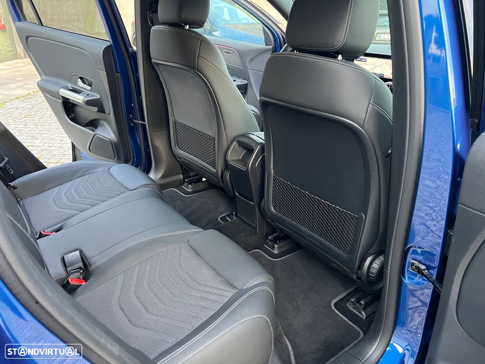 Mercedes-Benz EQA 300 4Matic - 27