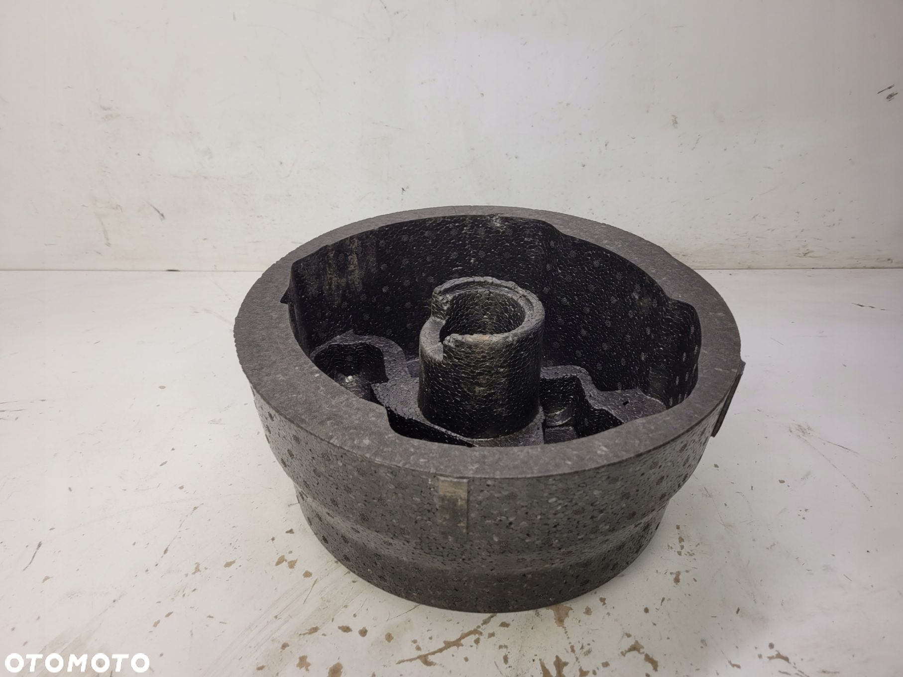 WKŁADKA KOŁA ZAPASOWEGO AUDI A4 B7 8E9012109C - 2