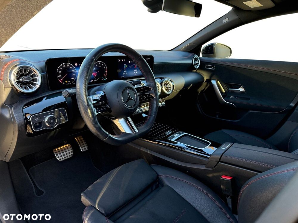 Mercedes-Benz CLA 220 mHEV 4-Matic AMG Line 8G-DCT - 15