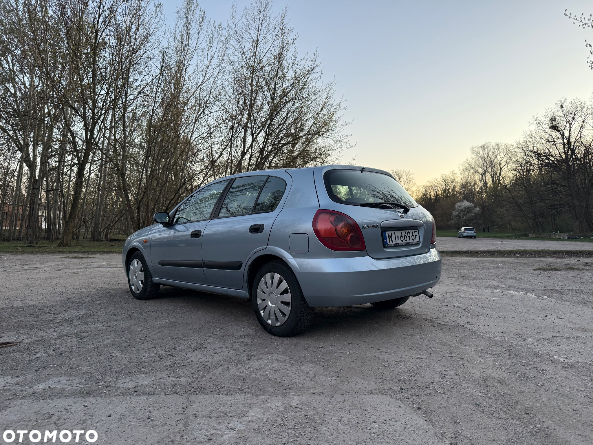 Nissan Almera - 3