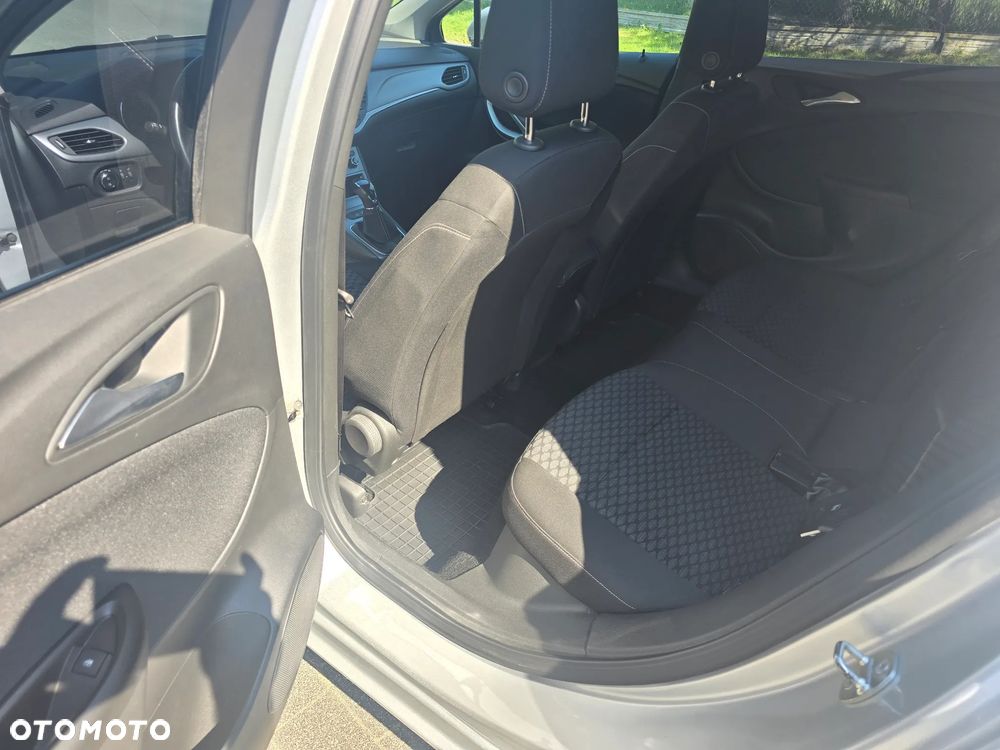 Opel Astra 1.6 CDTI Essentia S&S - 10