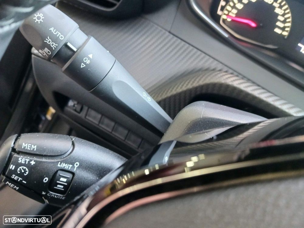 Peugeot 2008 1.2 PureTech Style - 23