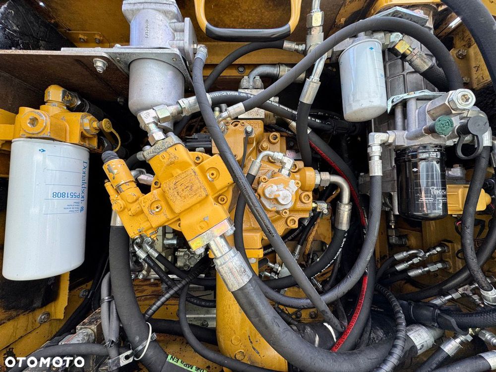 Caterpillar 330D - 8