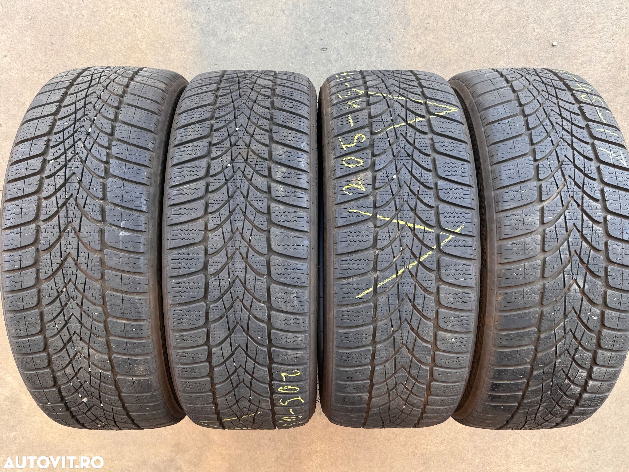 Vând 4 anvelope 205/45/17 Dunlop de iarnă second - 1