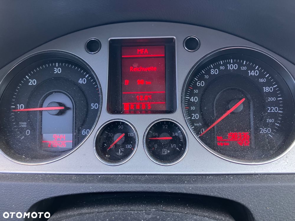 Volkswagen Passat 2.0 TDI DPF DSG Trendline - 10