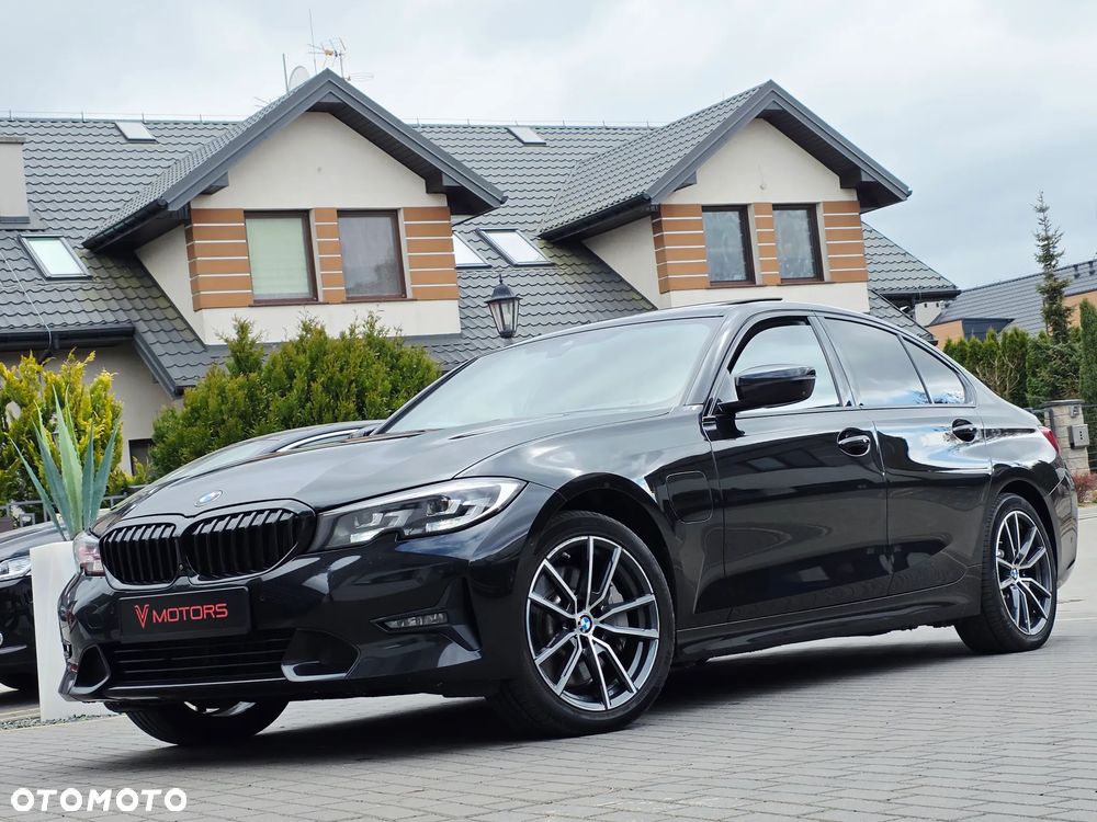 BMW Seria 3 330e Sport Line - 30