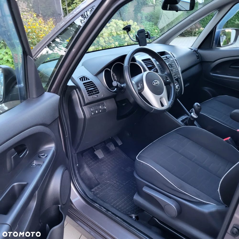 Kia Venga 1.6 L - 4