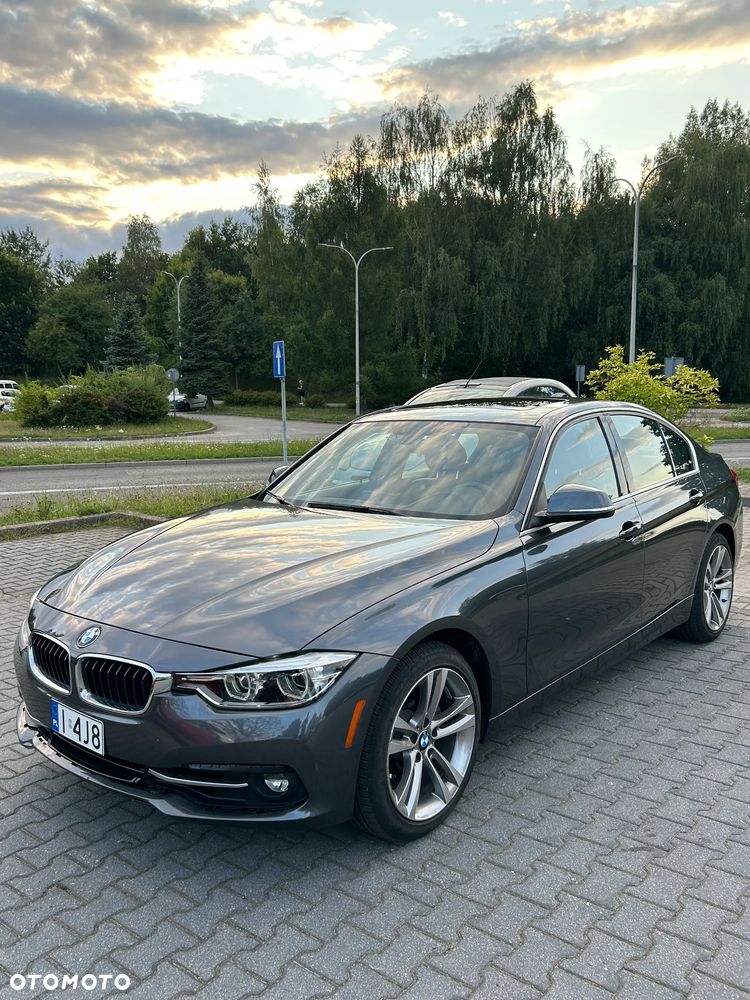 BMW Seria 3 330i xDrive Sport Line - 1