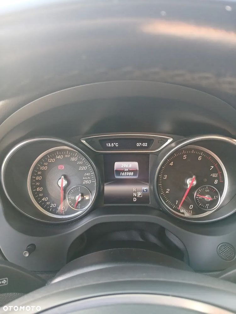 Mercedes-Benz CLA 250 7G-DCT - 22