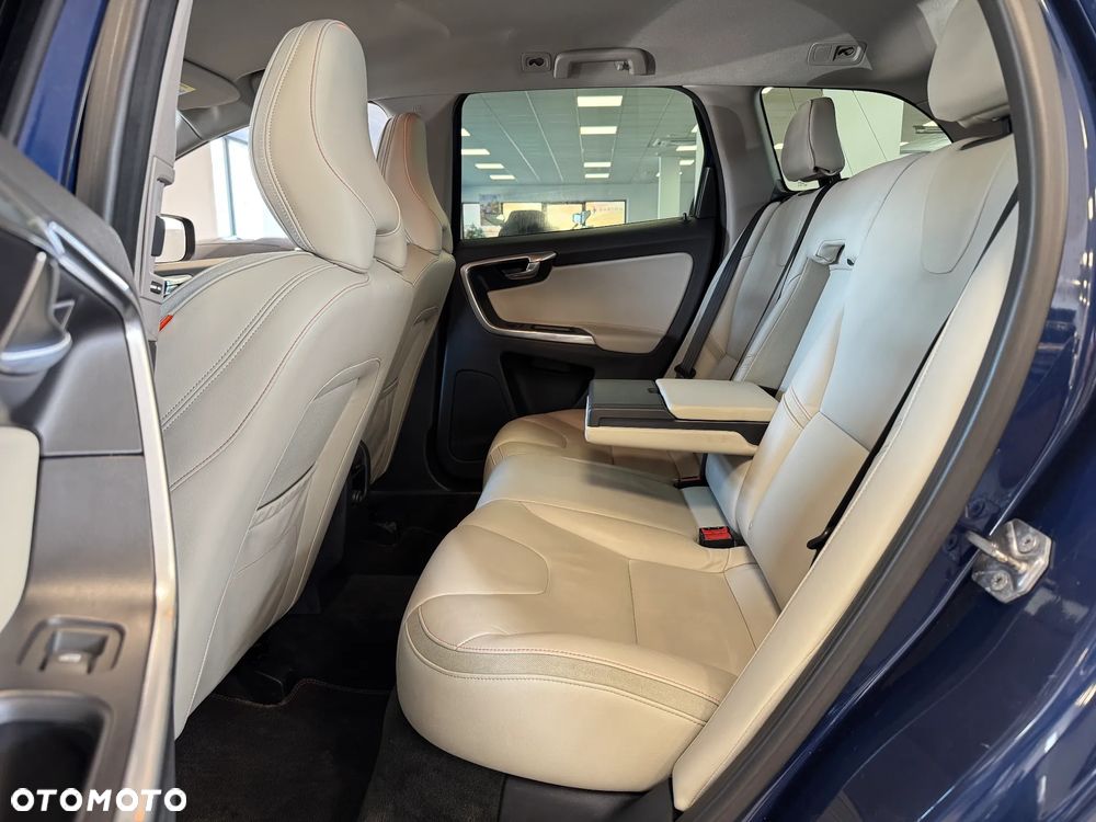 Volvo XC 60 D4 Drive-E Ocean Race - 13
