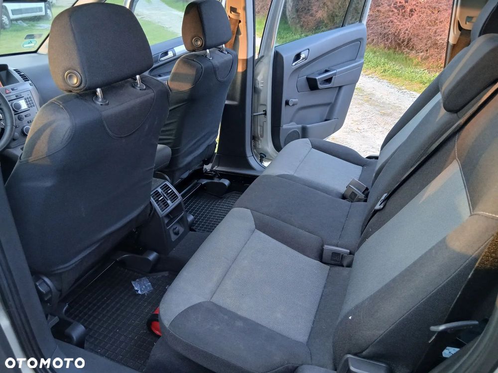 Opel Zafira - 11
