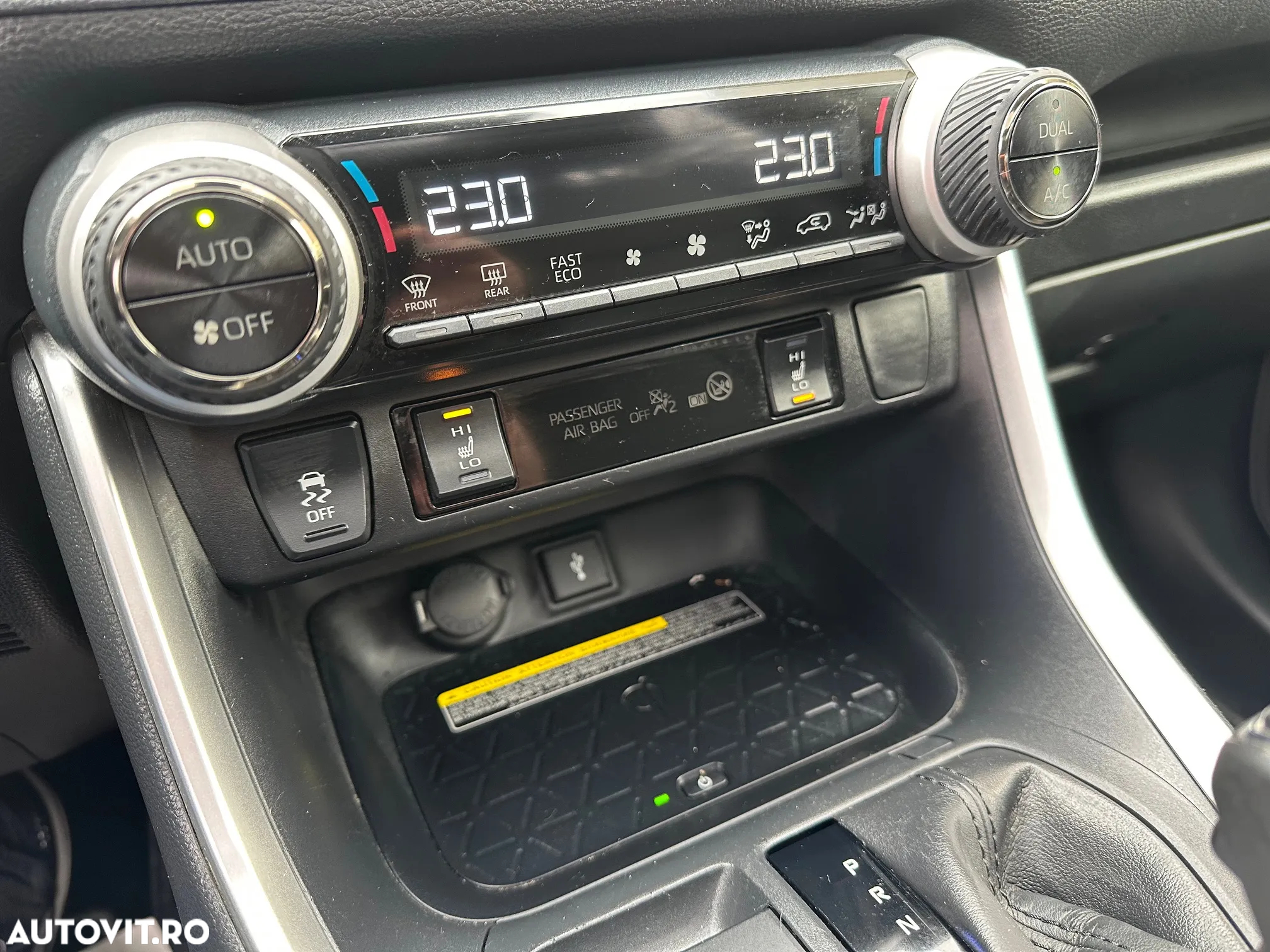 Toyota RAV4 2.5 Hybrid VVT-iE 4x4 Luxury - 22