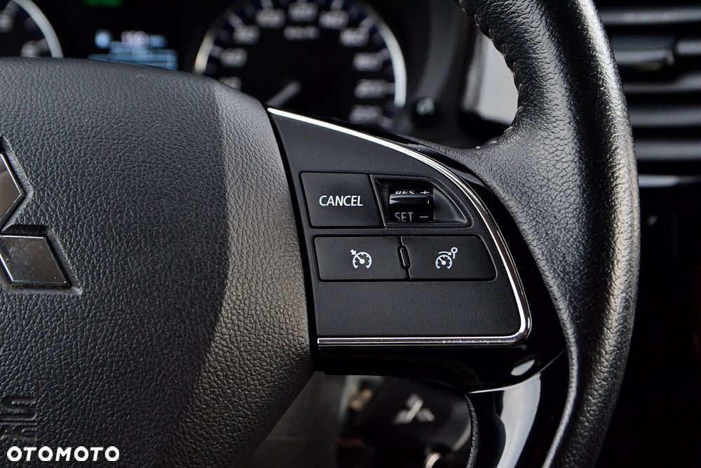 Mitsubishi Outlander 2.0 2WD Diamant - 19