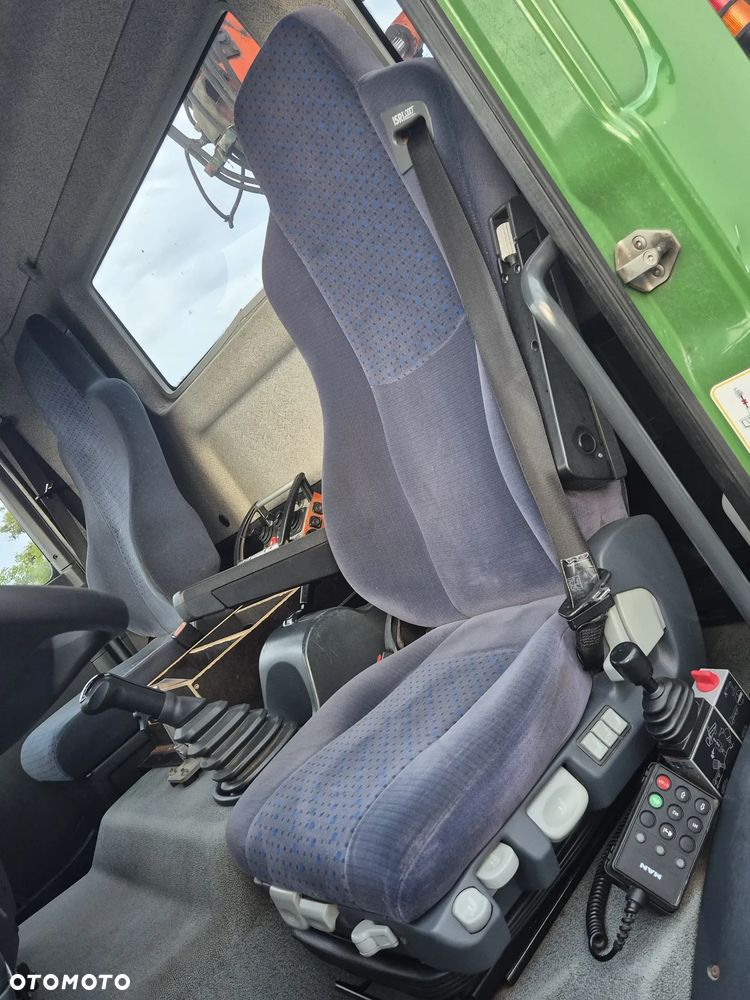 MAN TGM 13.240 4X4 Schmidt HDS - 11