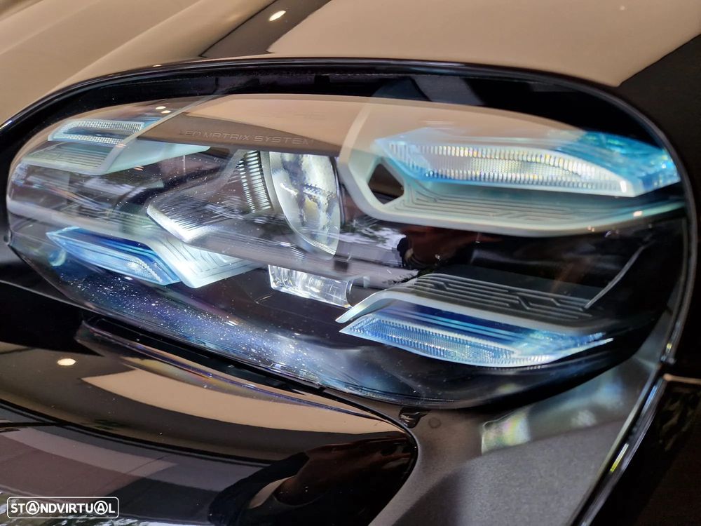 Porsche Taycan Cross Turismo 4S - 16