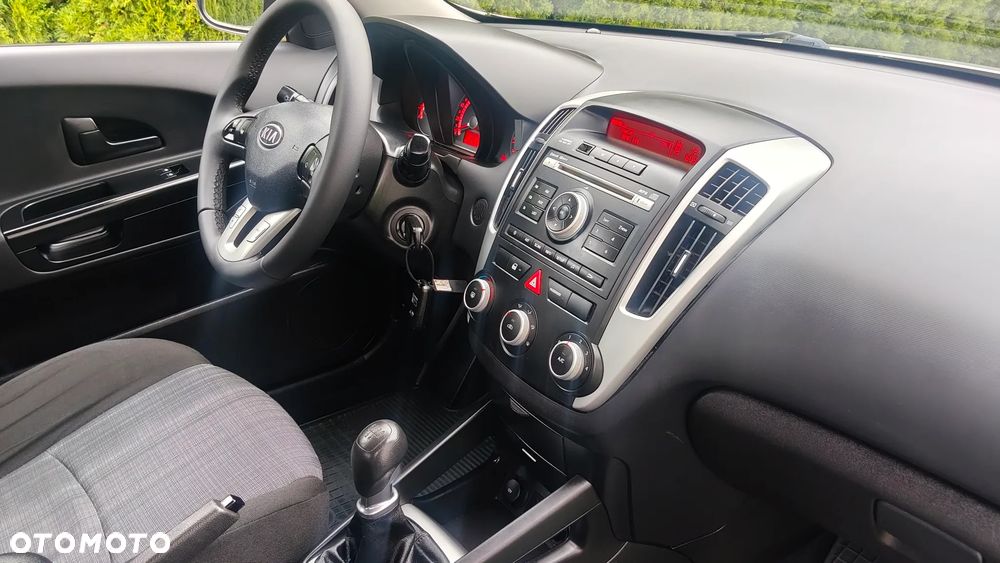 Kia Ceed 1.4 CVVT Spirit - 17