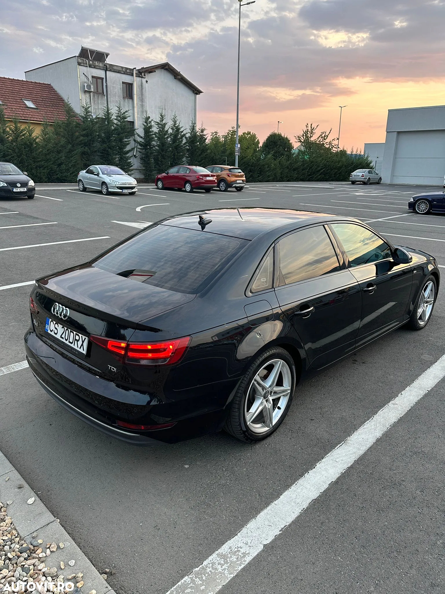 Audi A4 2.0 TDI DPF clean diesel S line Sportpaket - 4