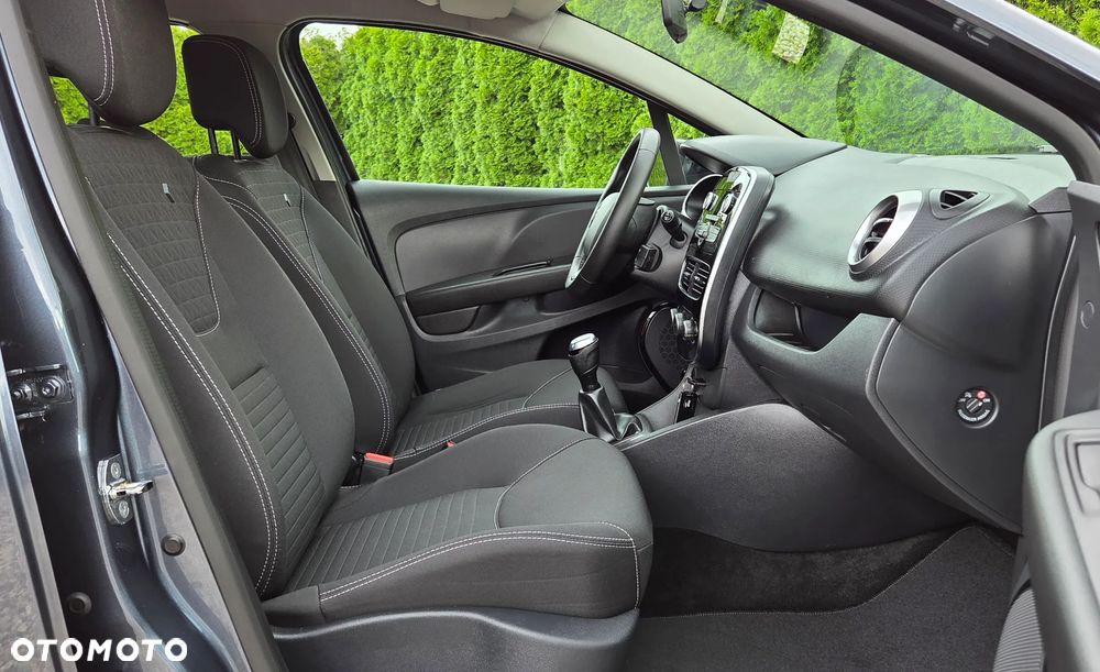 Renault Clio 1.2 16V 75 Limited - 22