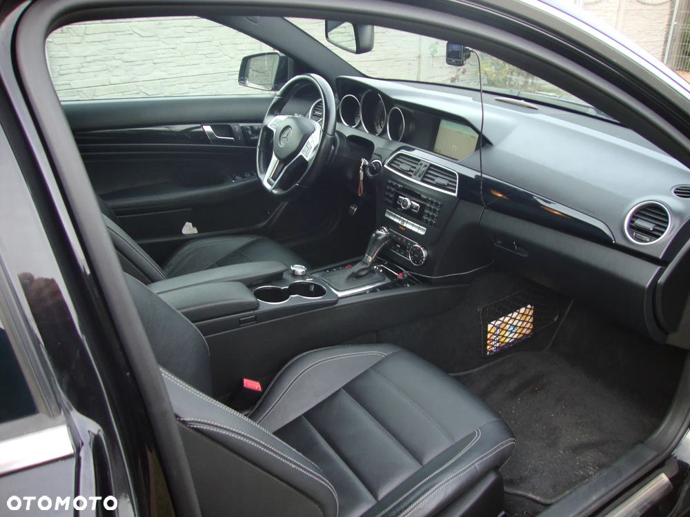 Mercedes-Benz Klasa C 350 CGI BlueEff - 8
