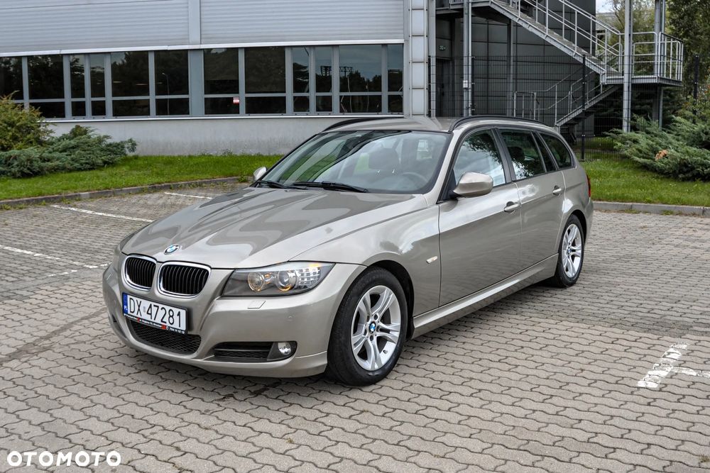 BMW Seria 3 320d DPF Efficient Dynamics Edition - 1