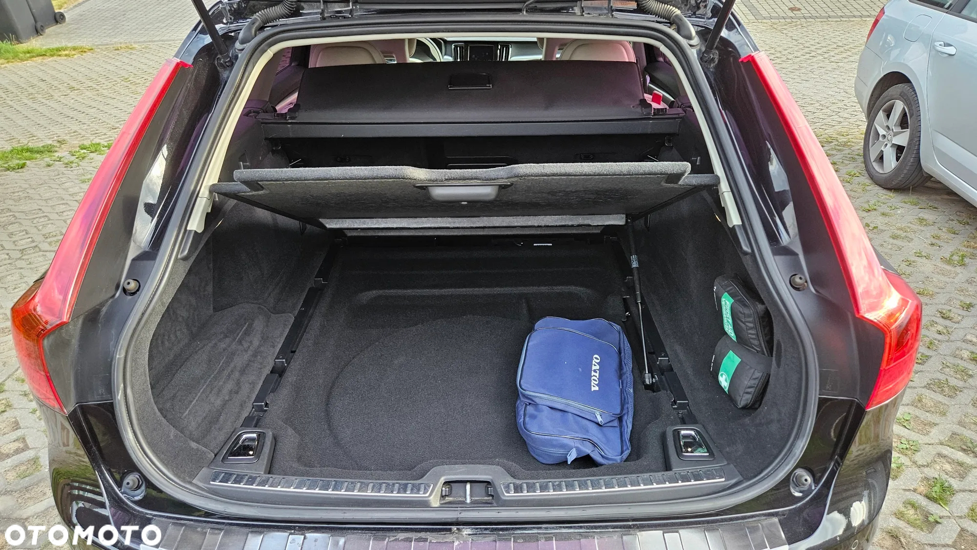 Volvo V90 D4 Momentum - 24