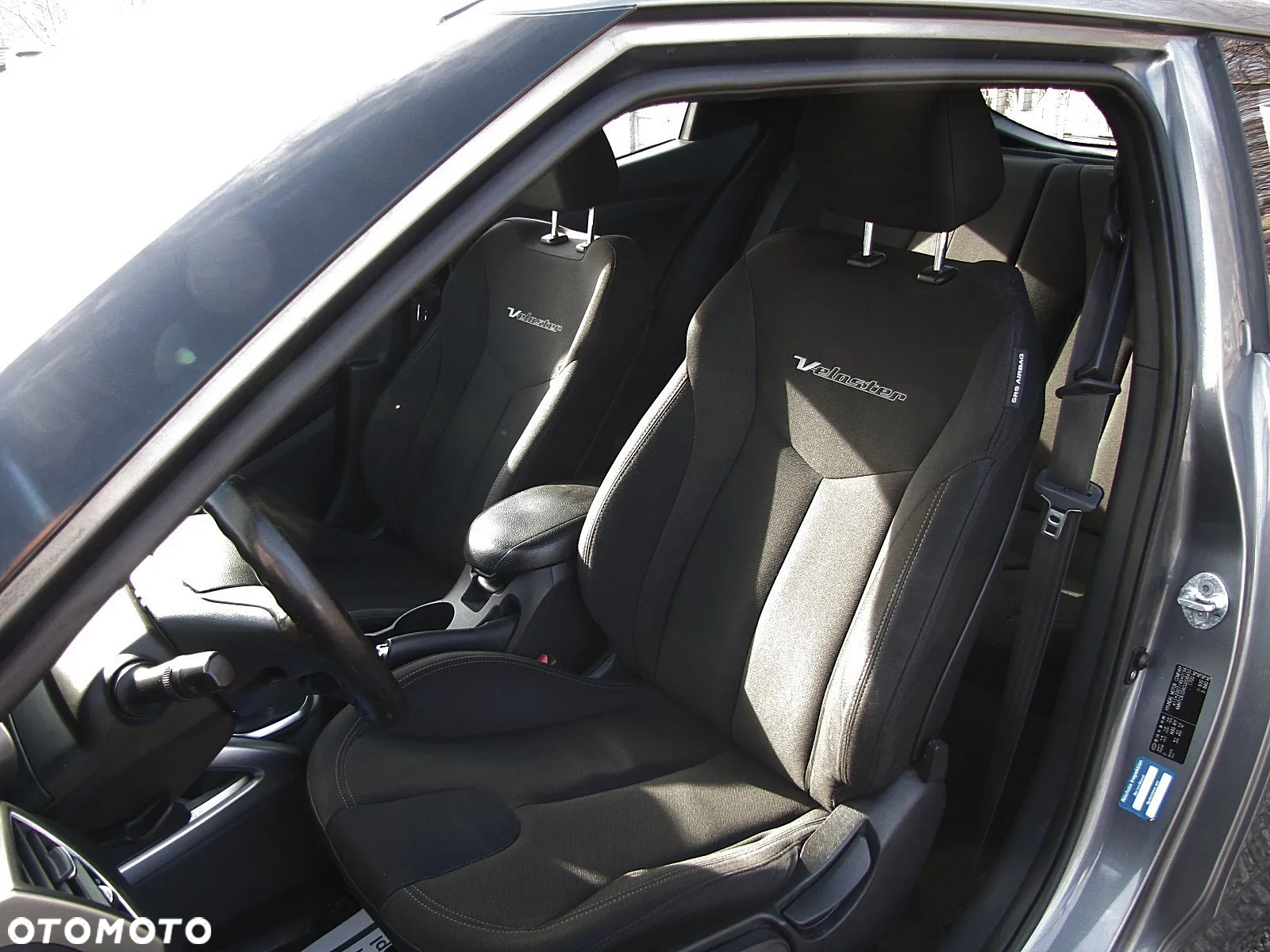 Hyundai Veloster 1.6 GDI Style - 39