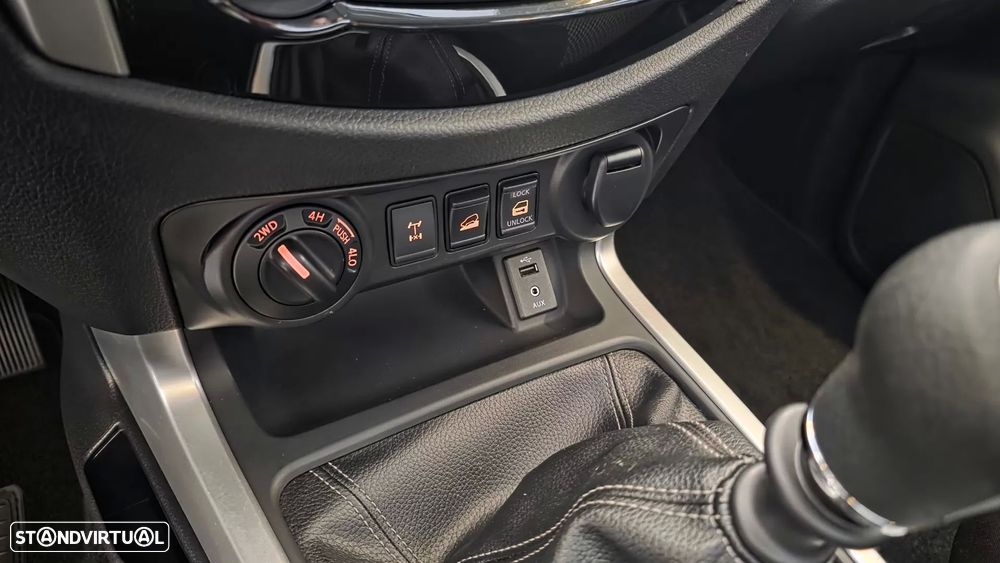 Nissan Navara 2.3 dCi CD 4WD Visia B.Dif. - 41