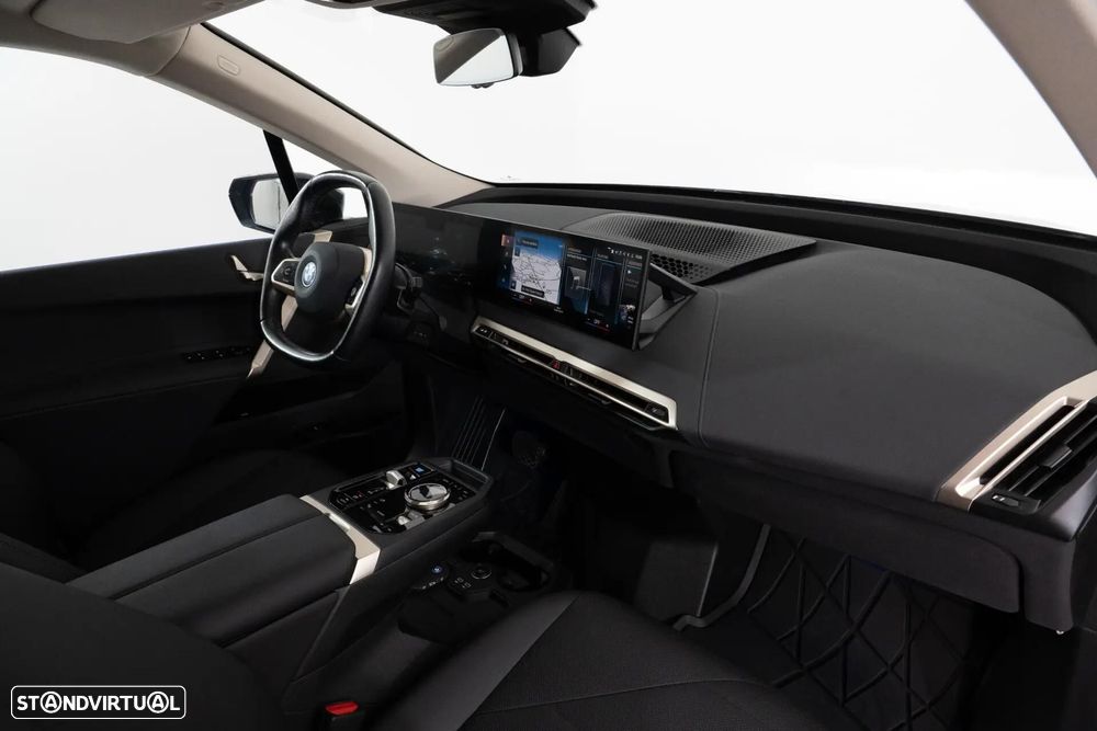 BMW iX xDrive 40 - 29
