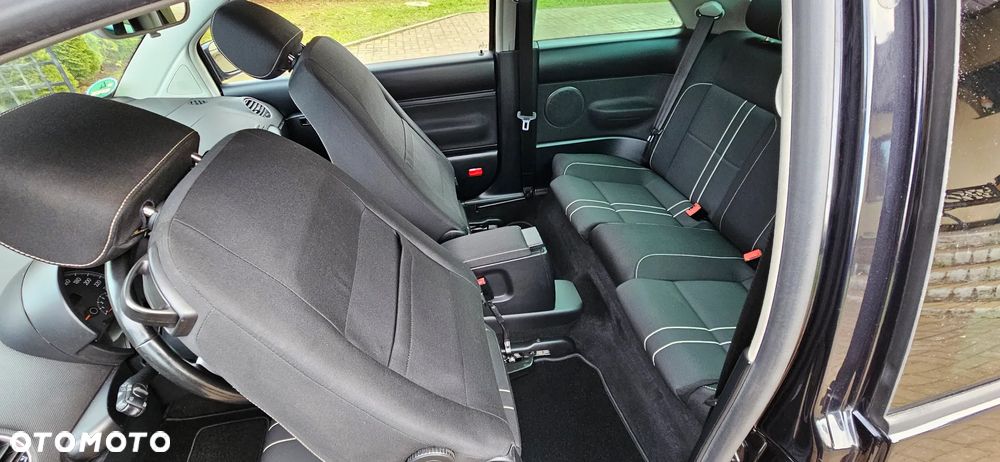 Volkswagen New Beetle - 26