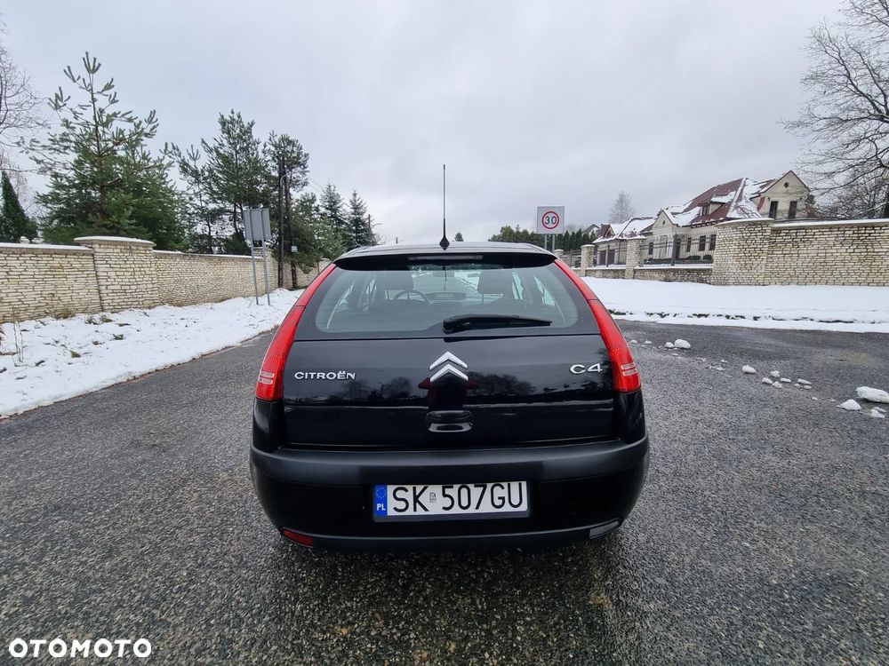 Citroën C4 1.4 16V Impress - 16