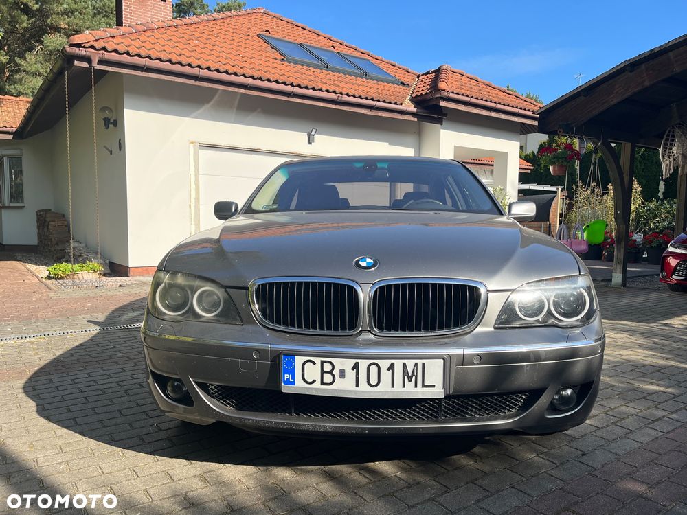 BMW Seria 7 750i - 7