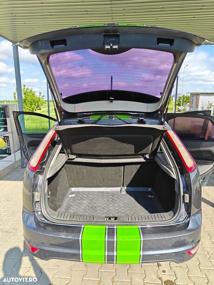Ford Focus 1.6 Ambiente - 9