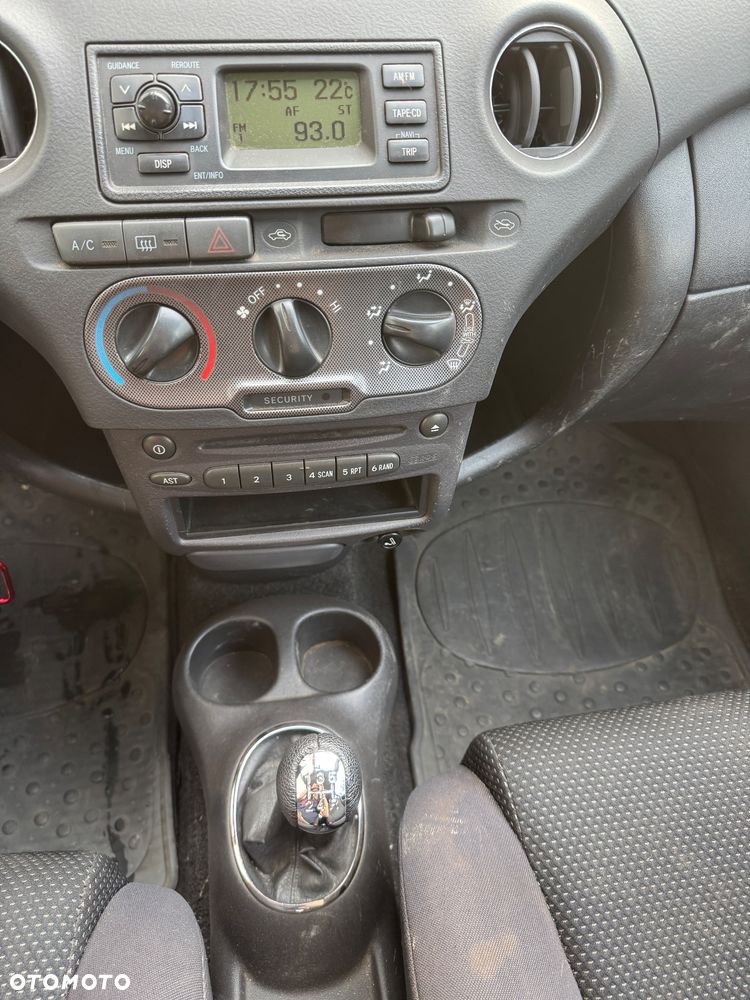 Toyota Yaris - 26
