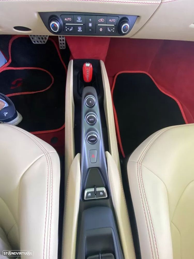 Ferrari F8 Tributo Spider - 46