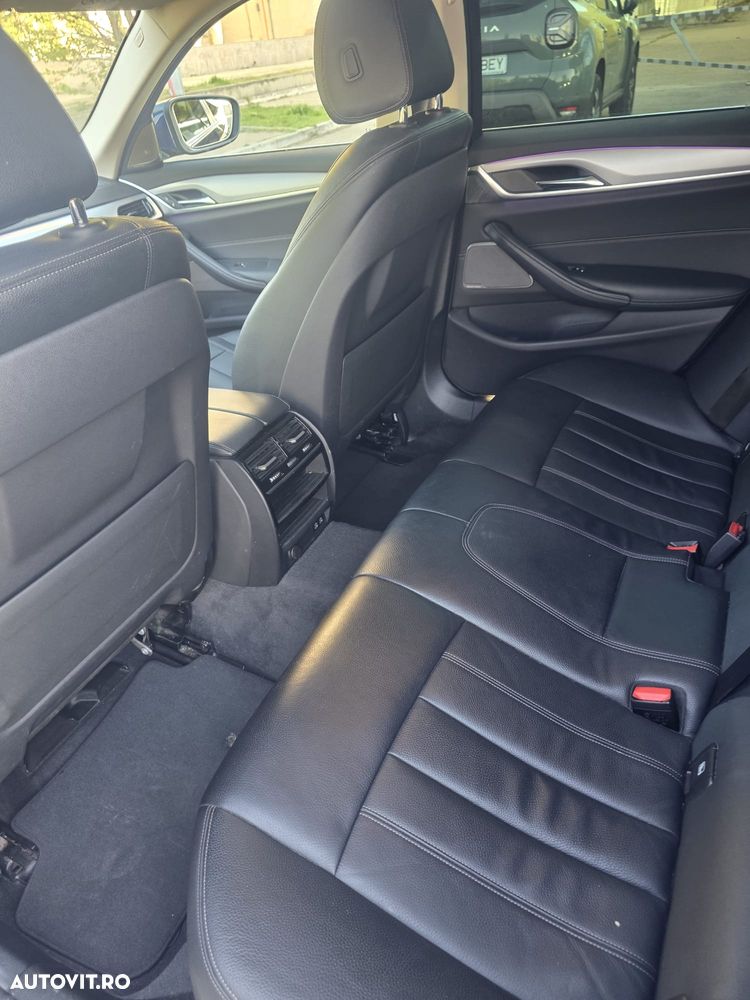 BMW Seria 5 520d xDrive AT - 17