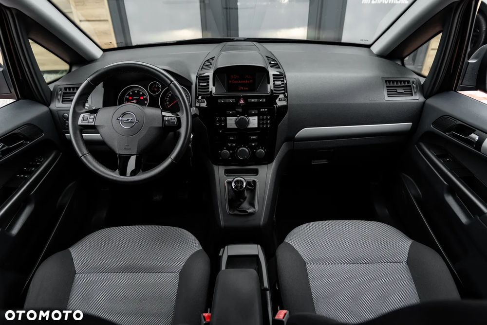 Opel Zafira 1.8 Family Plus - 28