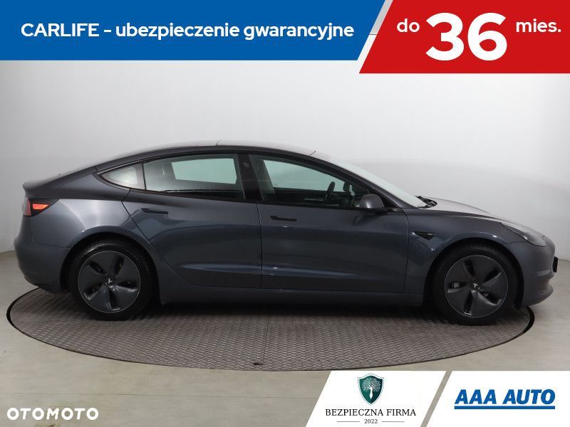 Tesla Model 3 - 8