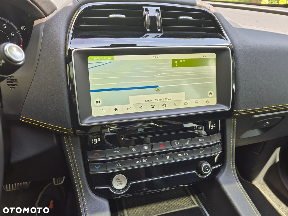 Jaguar F-Pace 2.0 i4P AWD 300 Sport - 18