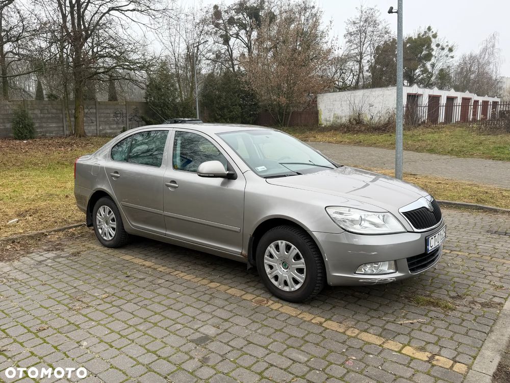 Skoda Octavia 1.6 Ambiente - 14