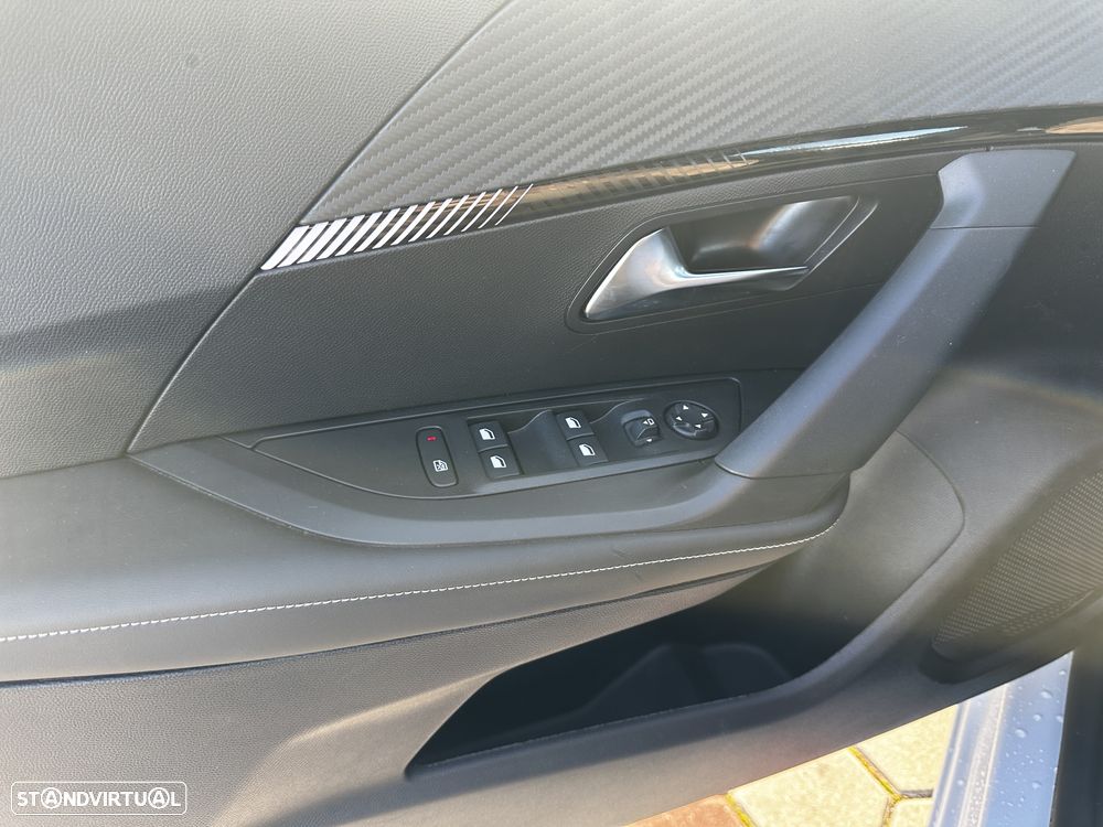 Peugeot 2008 1.2 PureTech Allure Pack - 18